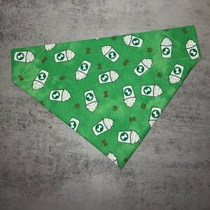 Pupcup over the collar bandana